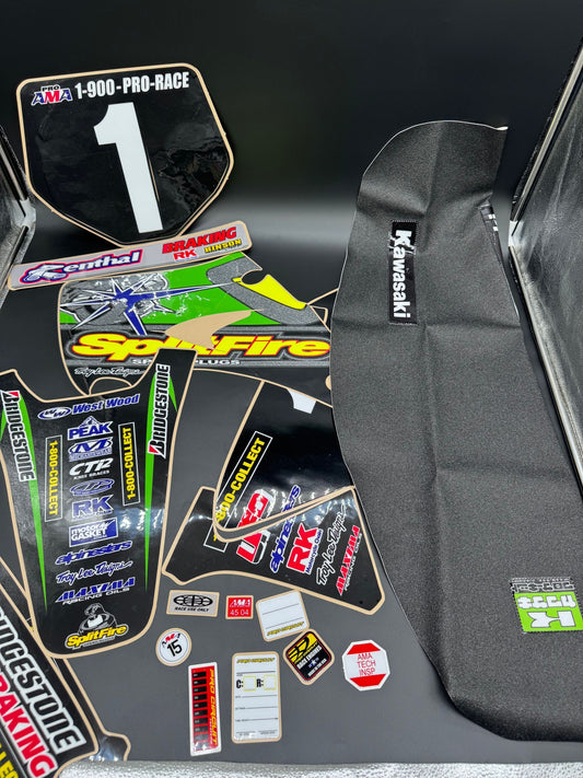 1998 Pro Circuit Replica Kit - 2003-2004 KX Adaptation with Gripper Seat Cover